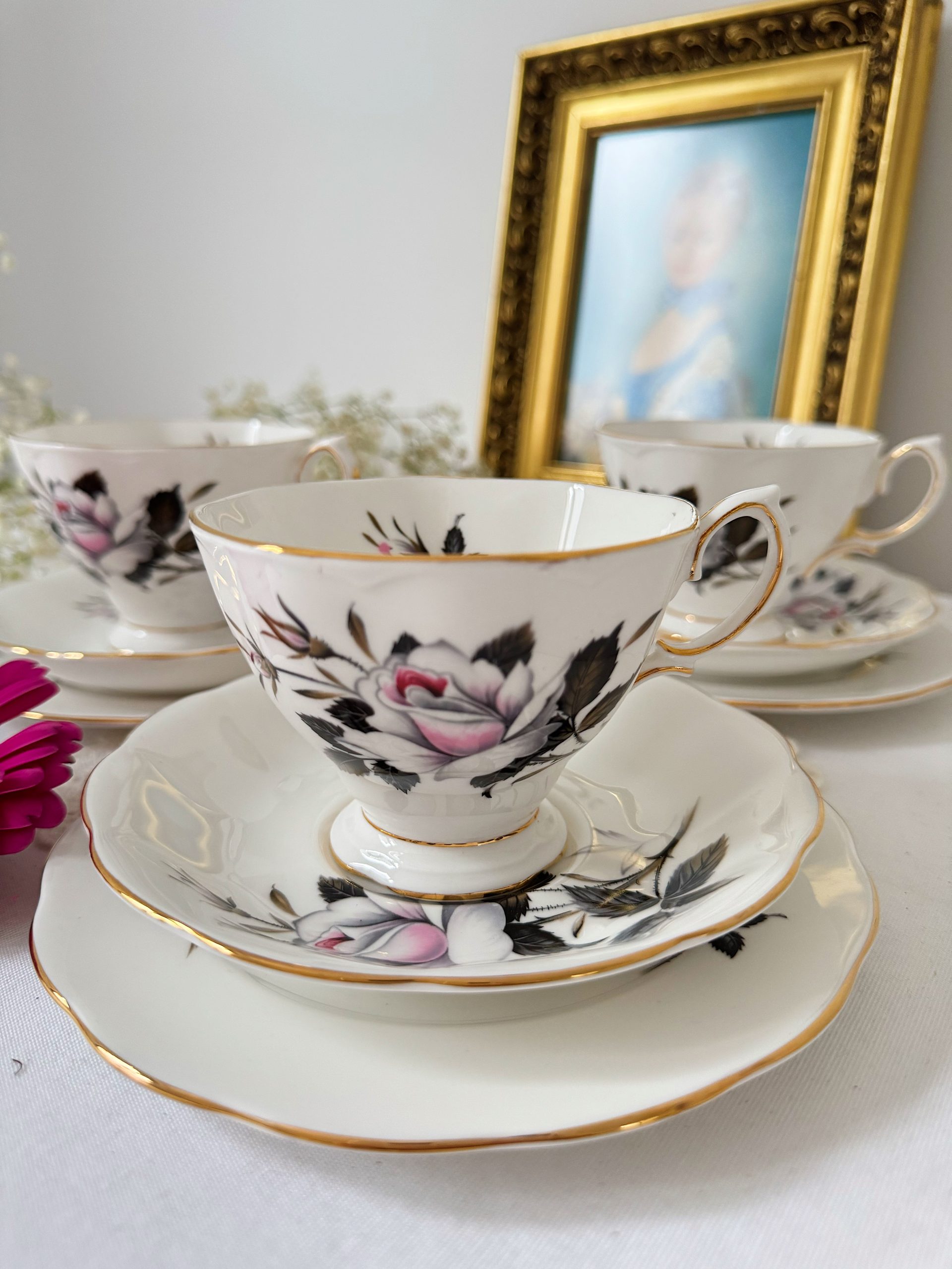 Tasse Royal Albert Queen's Messenger – Image 2