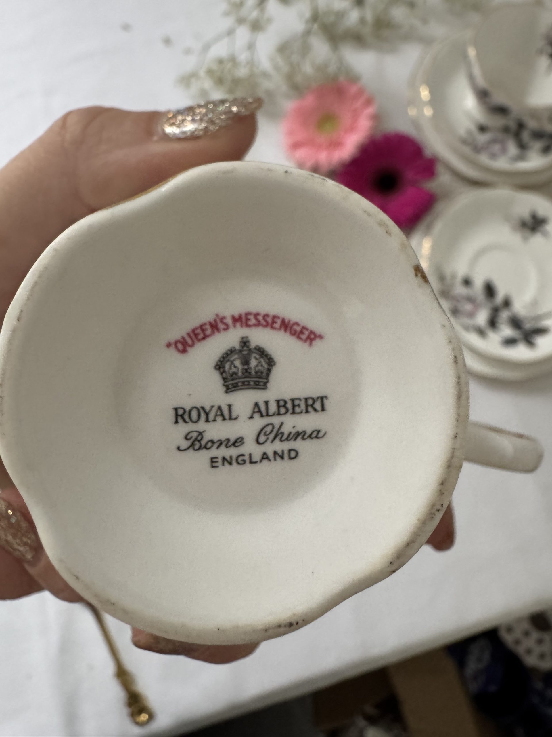 Tasse Royal Albert Queen's Messenger – Image 3