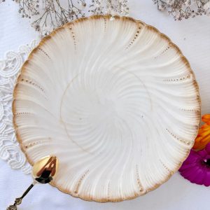 Assiette sur pied Sarreguemines forme Viennoise