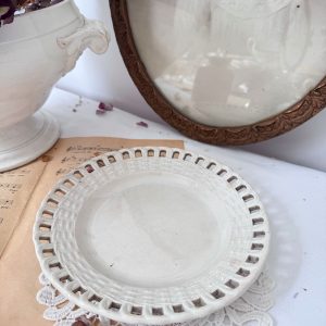 Assiette plate ajourée Creil et Montereau Lebeuf Milliet