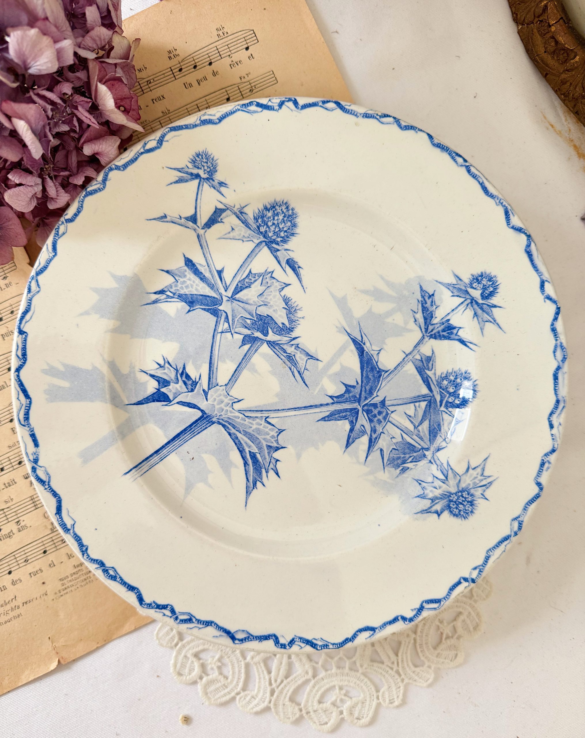 Assiette sur pied Creil et Montereau chardon – Image 4