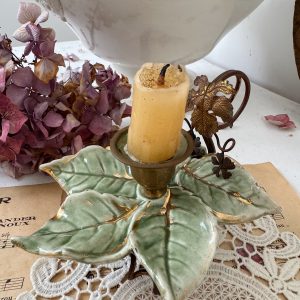 Bougeoir ancien en céramique et laiton doré