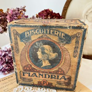 Boite ancienne à biscuits 19ème siècle