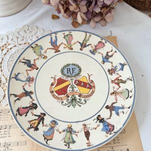 Assiette Sarreguemines polychrome Alsace Lorraine