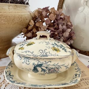 Saucière chaude fleurie terre de fer polychrome
