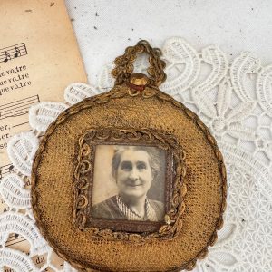 Cadre suspendu doré portrait ancien
