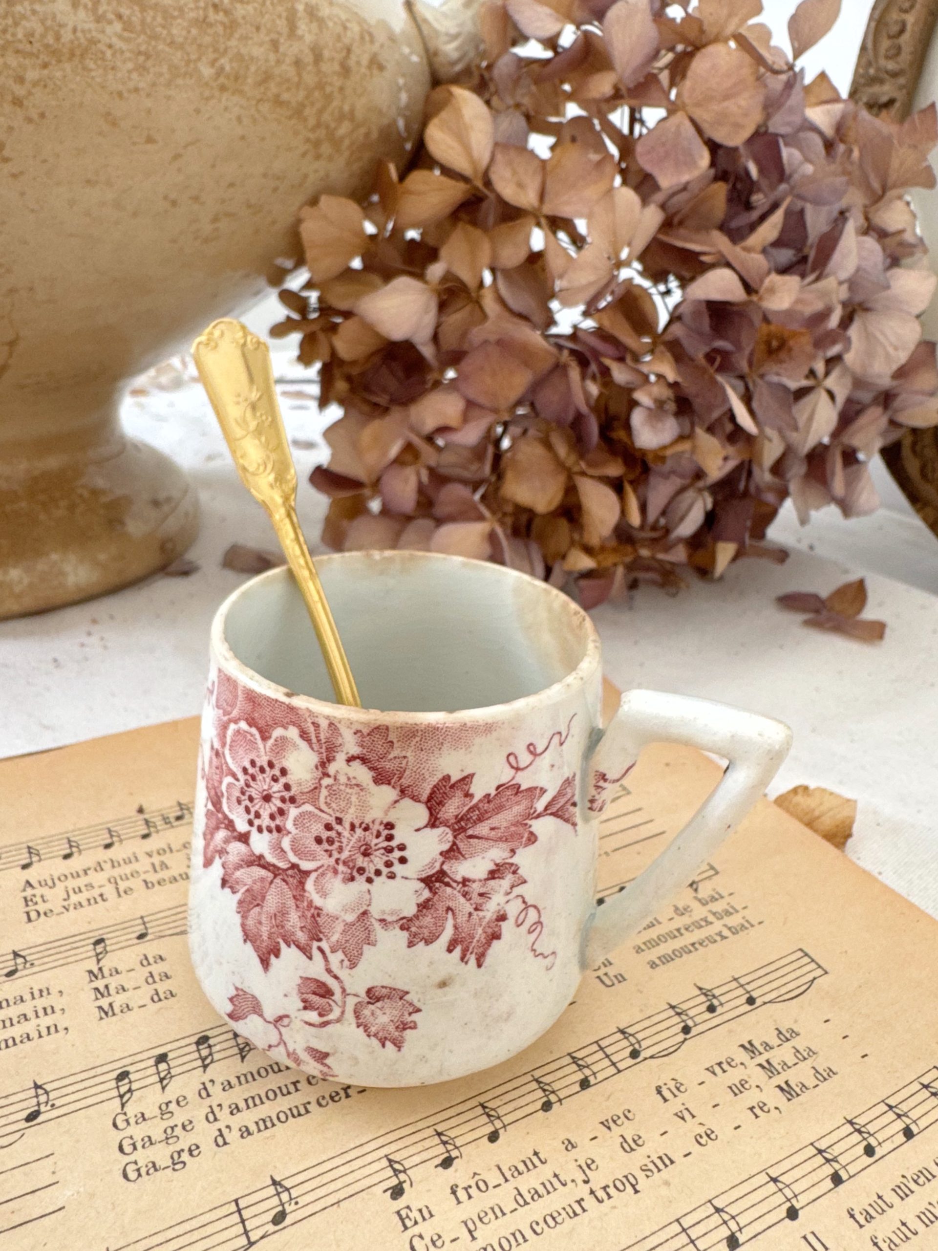 Tasse terre de fer rose Saint-Amand Marion (réservée Simona)