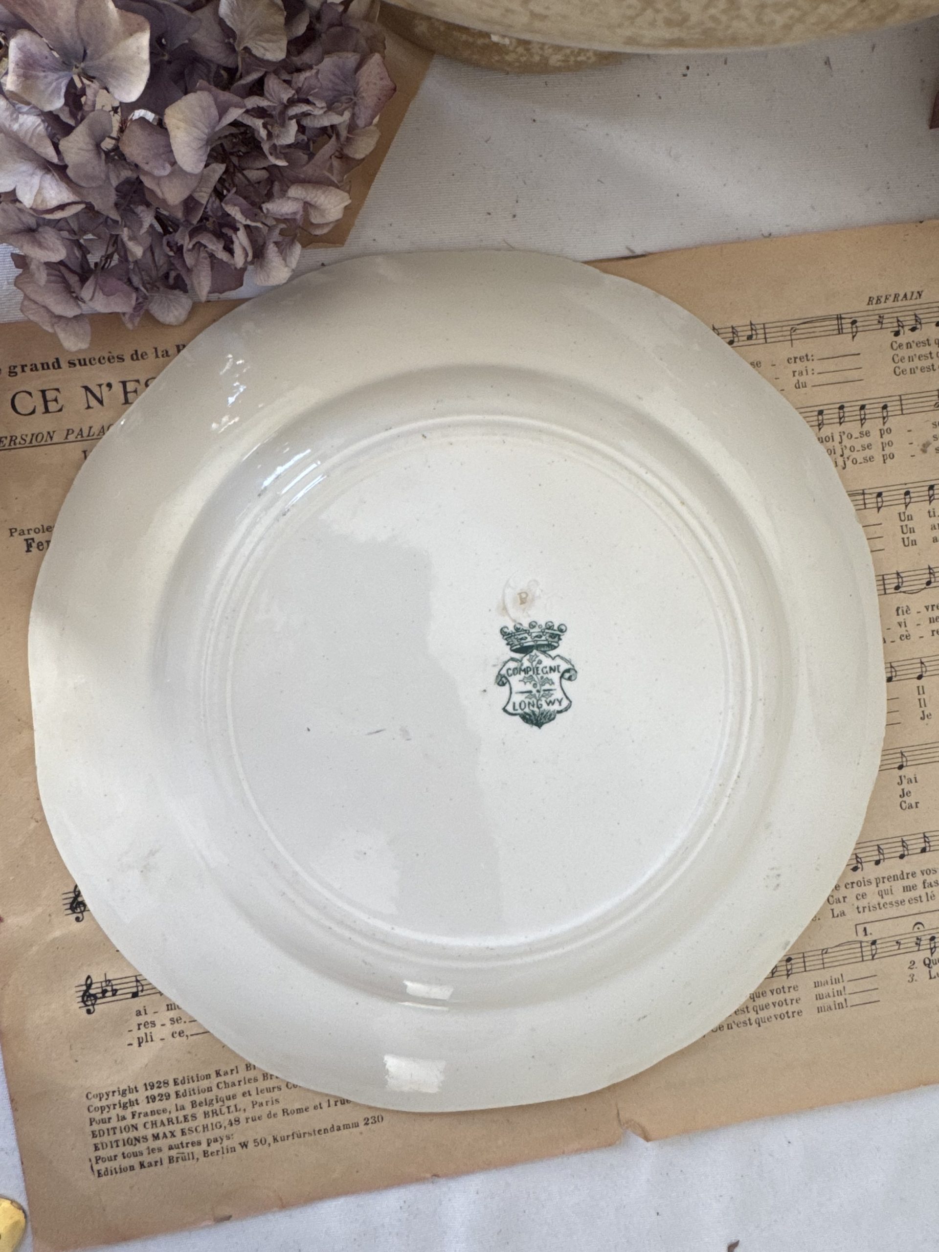 Assiette plate verte Longwy Compiègne – Image 3