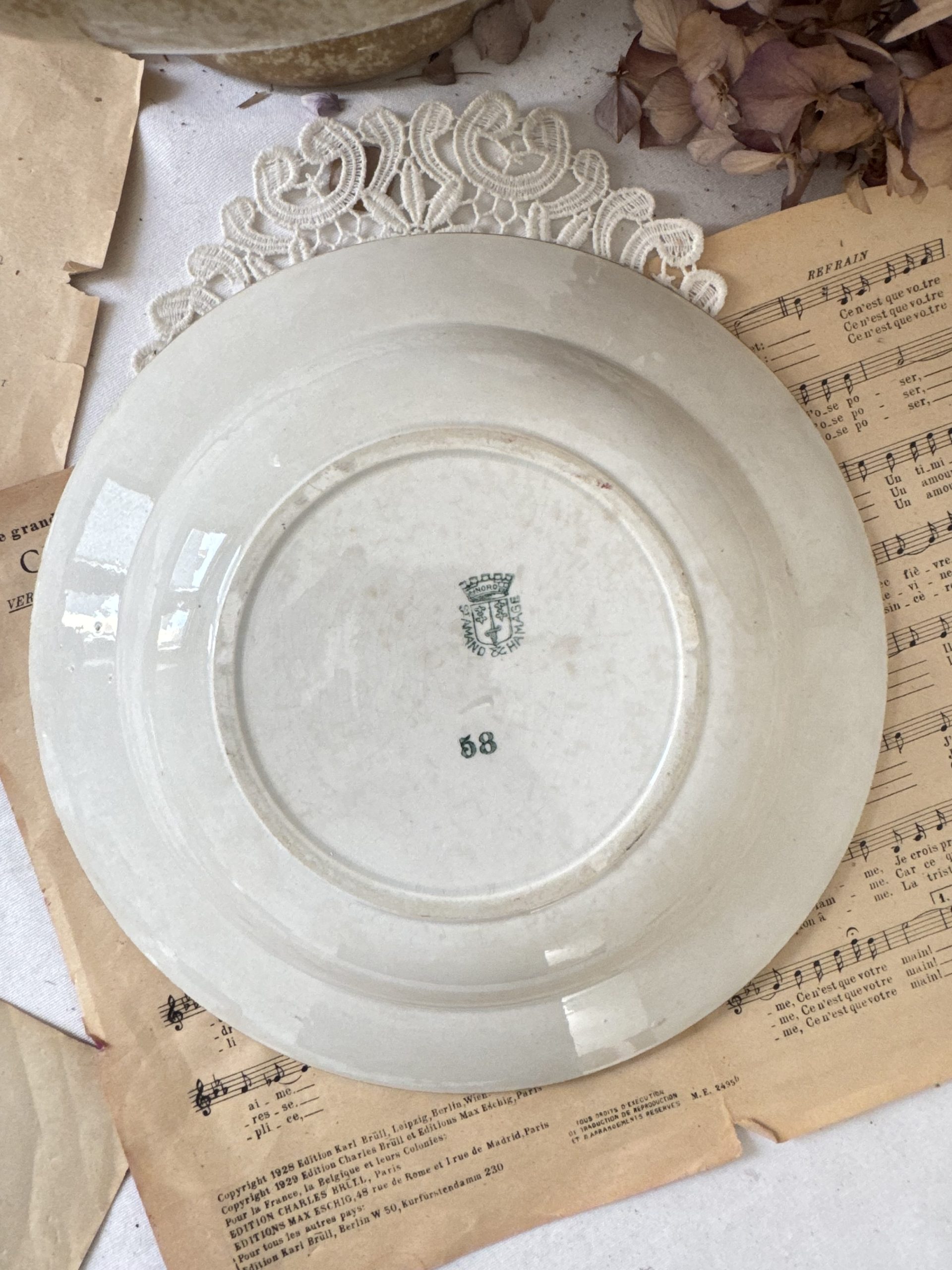 Plat creux en terre de fer Saint-amand arabisant – Image 2