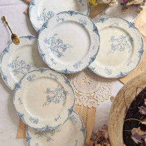 6 assiettes à dessert oeillets Lunéville Hélène