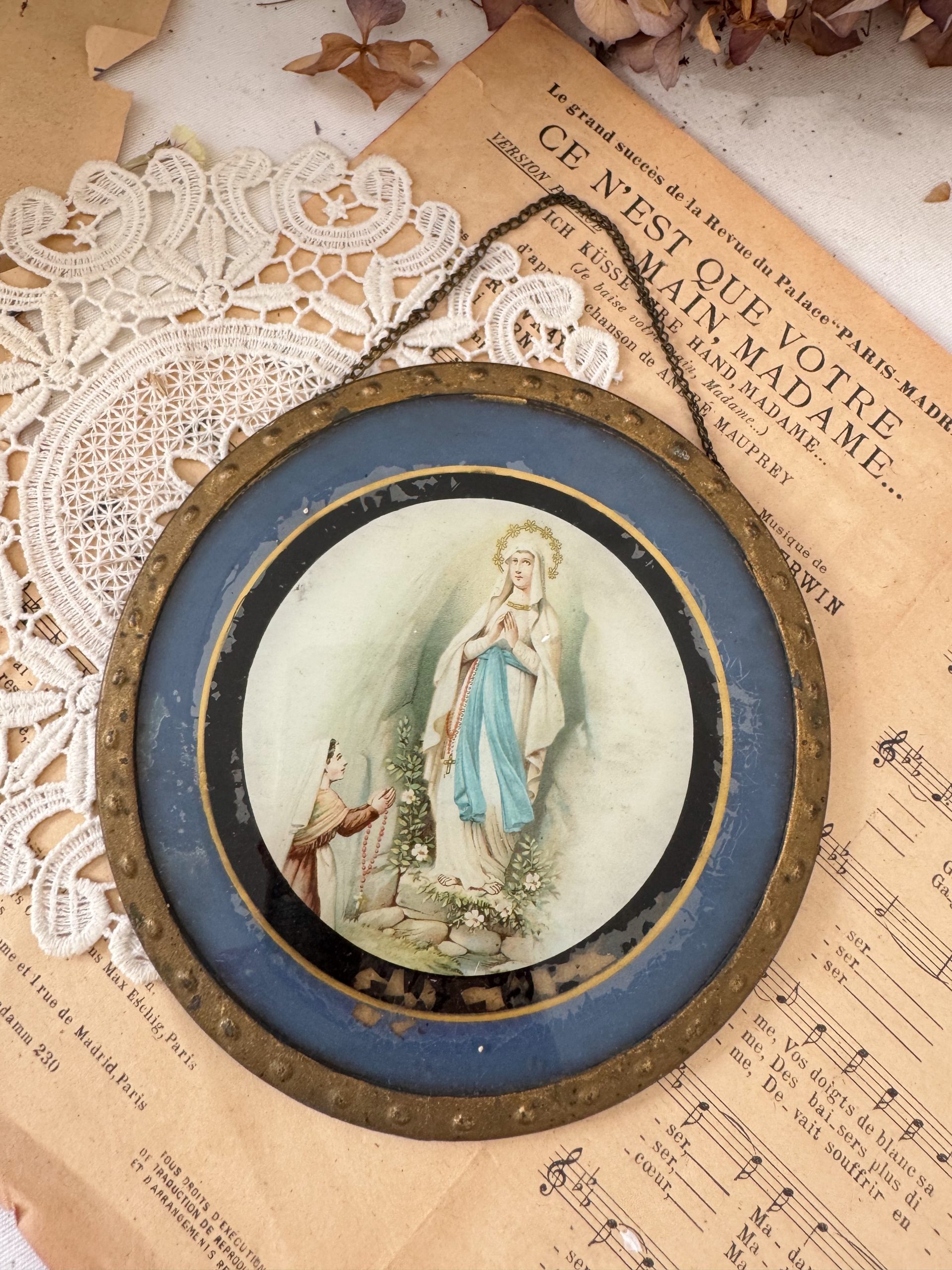 Cadre médaillon religieux à suspendre Vierge Marie