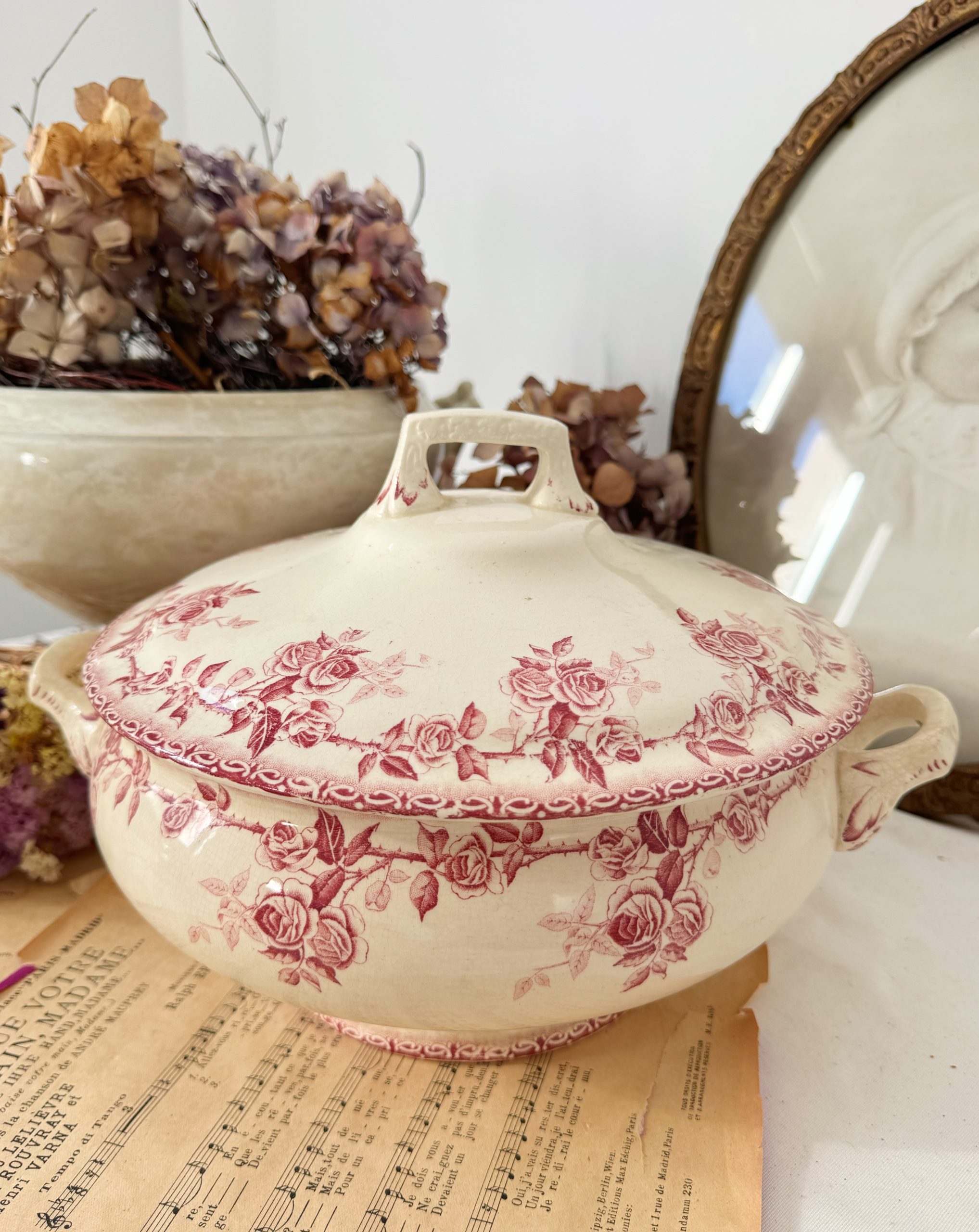 Soupière rose Choisy le Roi modèle Paris