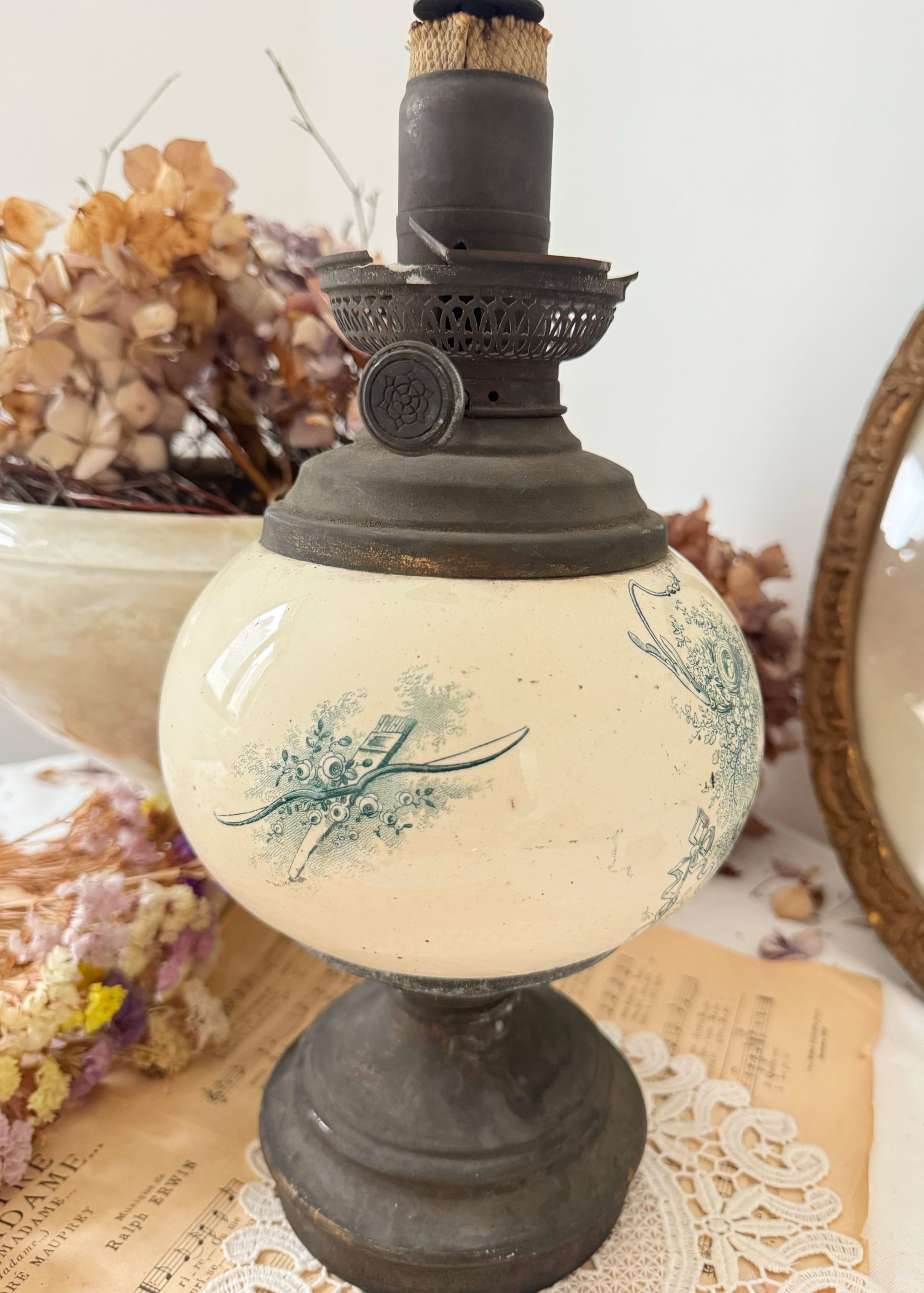 Lampe à pétrole en faience oiseaux – Image 3