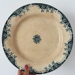 Plat Rond patiné H. Boulenger Cluny